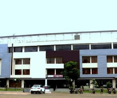 https://imgcld.yatra.com/ytimages/image/upload/t_hotel_yatra_city_desktop/v1426914423/Domestic Hotels/Hotels_Bhopal/Shiv Vilas/Overview.jpg